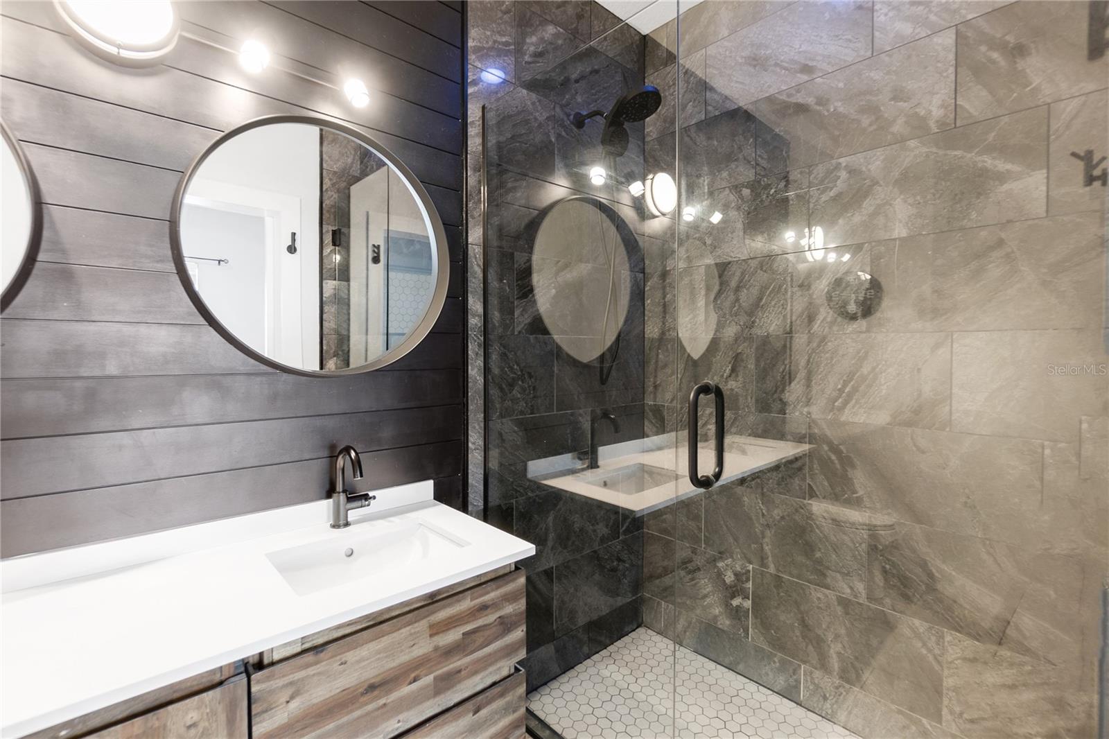 HARBORAGE ON BRADEN RIVER PH I - Residential Lease