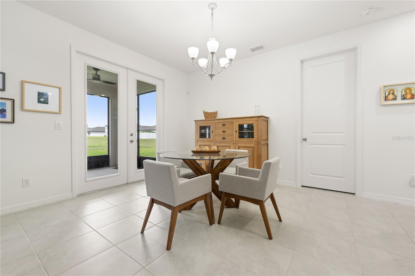 HAMPTON OAKS - Residential