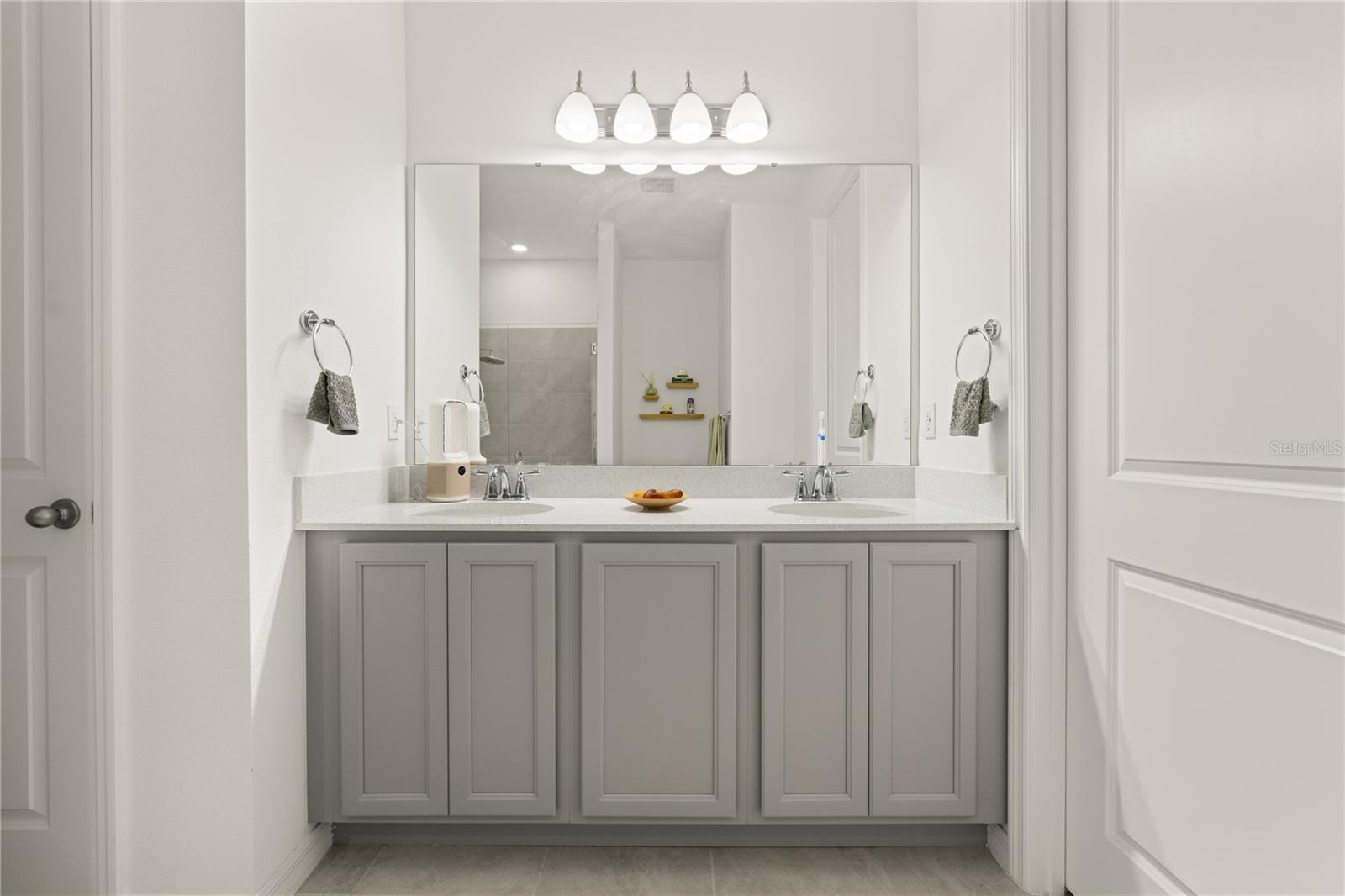 HAMPTON OAKS - Residential