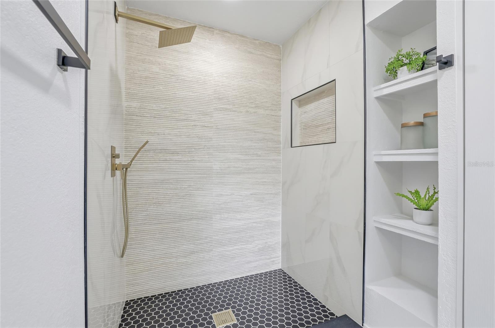 TAMPAS NORTH SIDE CNTRY CL - Residential