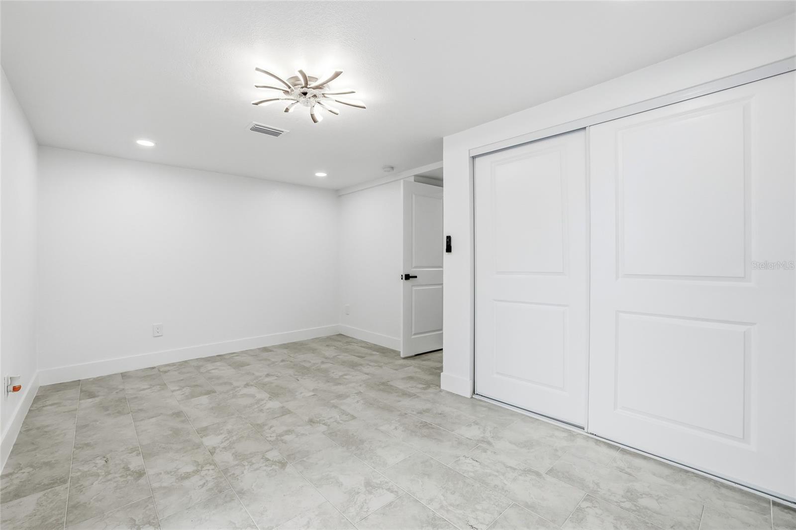 TAMPAS NORTH SIDE CNTRY CL - Residential