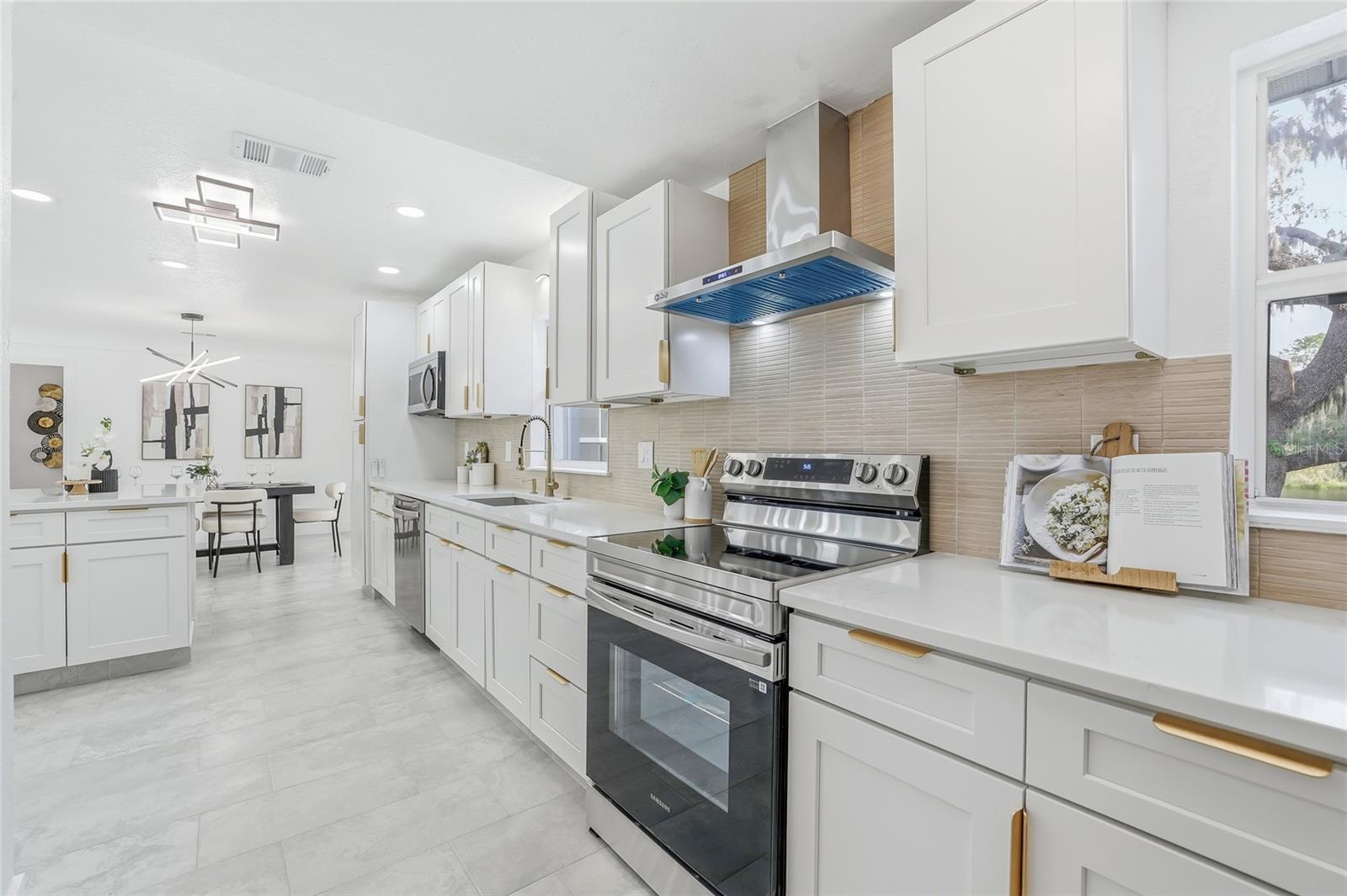 TAMPAS NORTH SIDE CNTRY CL - Residential