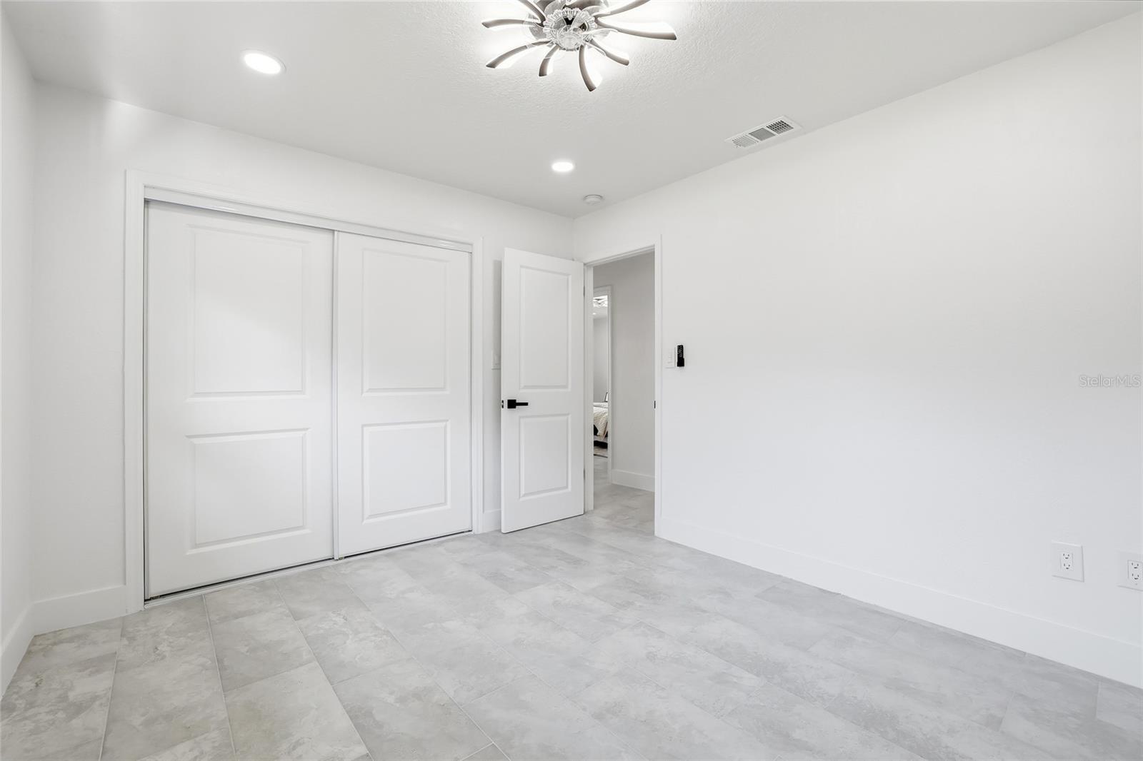 TAMPAS NORTH SIDE CNTRY CL - Residential