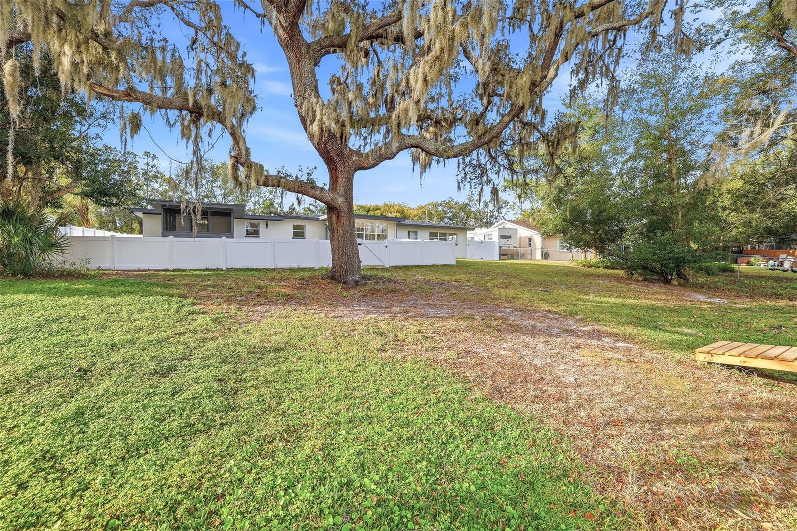 TAMPAS NORTH SIDE CNTRY CL - Residential