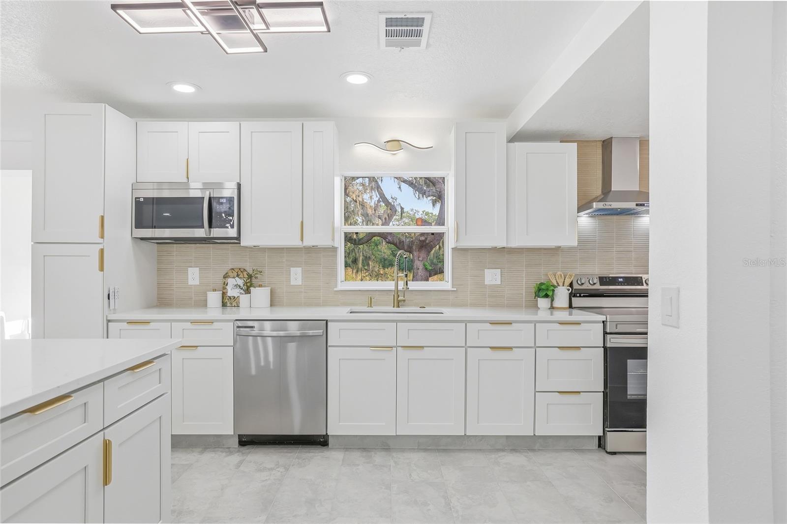 TAMPAS NORTH SIDE CNTRY CL - Residential