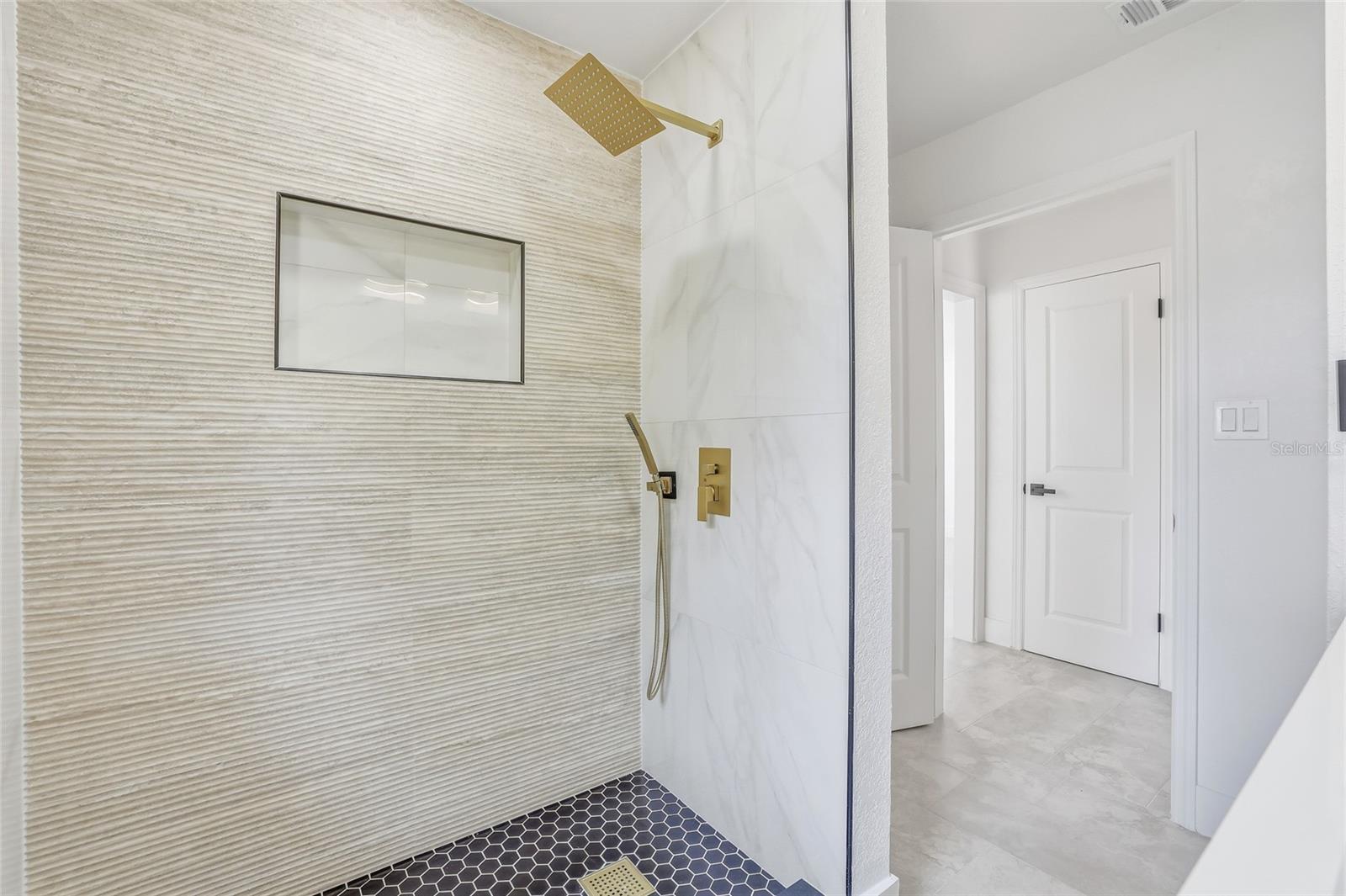 TAMPAS NORTH SIDE CNTRY CL - Residential