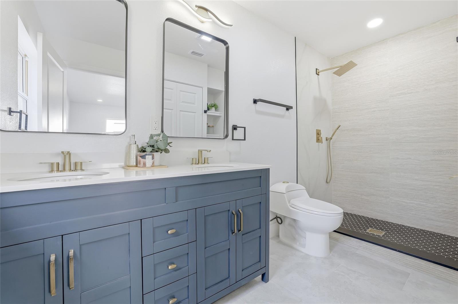 TAMPAS NORTH SIDE CNTRY CL - Residential