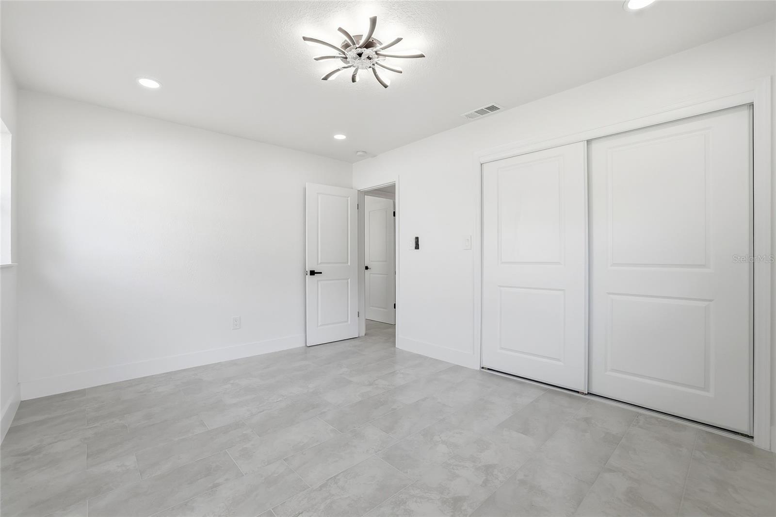 TAMPAS NORTH SIDE CNTRY CL - Residential