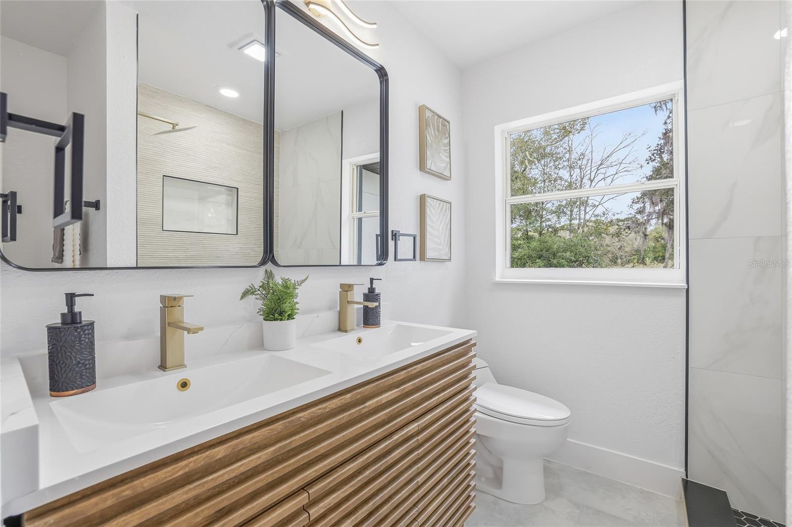 TAMPAS NORTH SIDE CNTRY CL - Residential