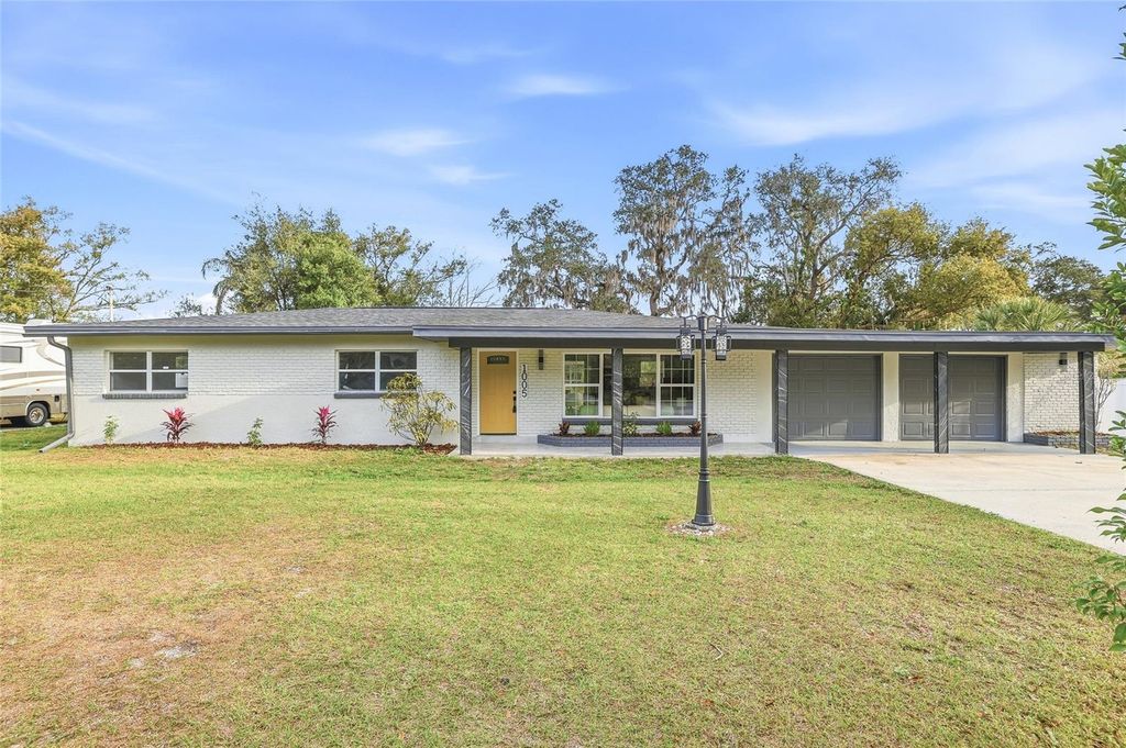 Photo of 1005 Cedar Lake Drive, Tampa, FL 33612 (MLS # TB8463835)