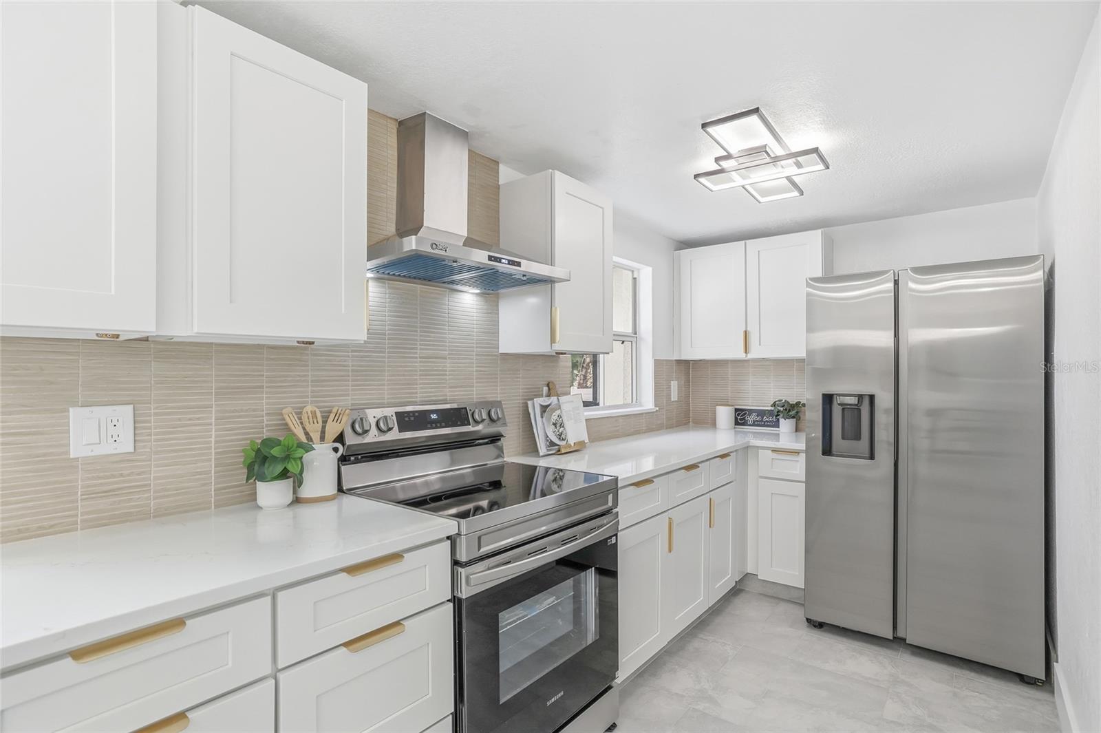 TAMPAS NORTH SIDE CNTRY CL - Residential