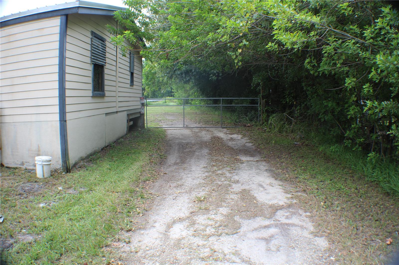Photo 5 of 7 of 3925 RAMBLER AVENUE mobile home