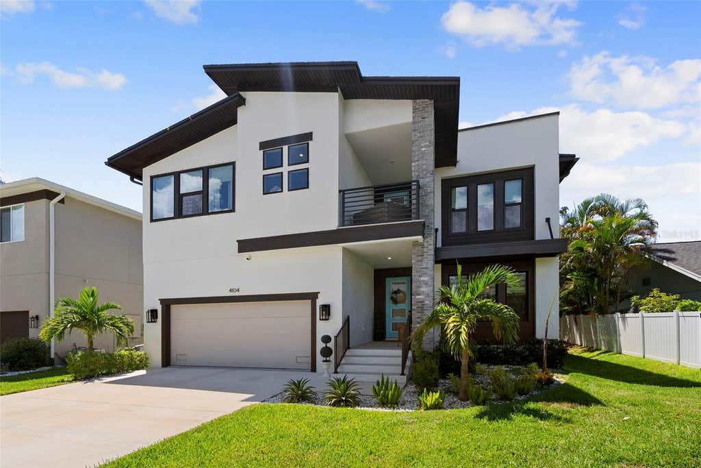 Photo of 4104 W Cleveland Street, Tampa, FL 33609 (MLS # TB8537633)