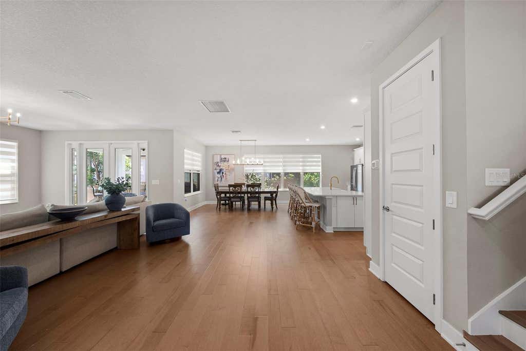 Photo of 4104 W Cleveland Street, Tampa, FL 33609 (MLS # TB8537633)