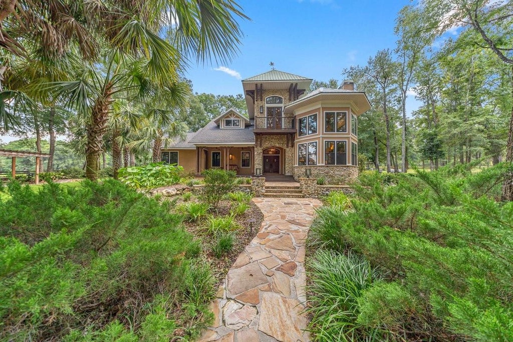 Photo of 19505 NW 184th Terrace, High Springs, FL 32643 (MLS # GC542630)