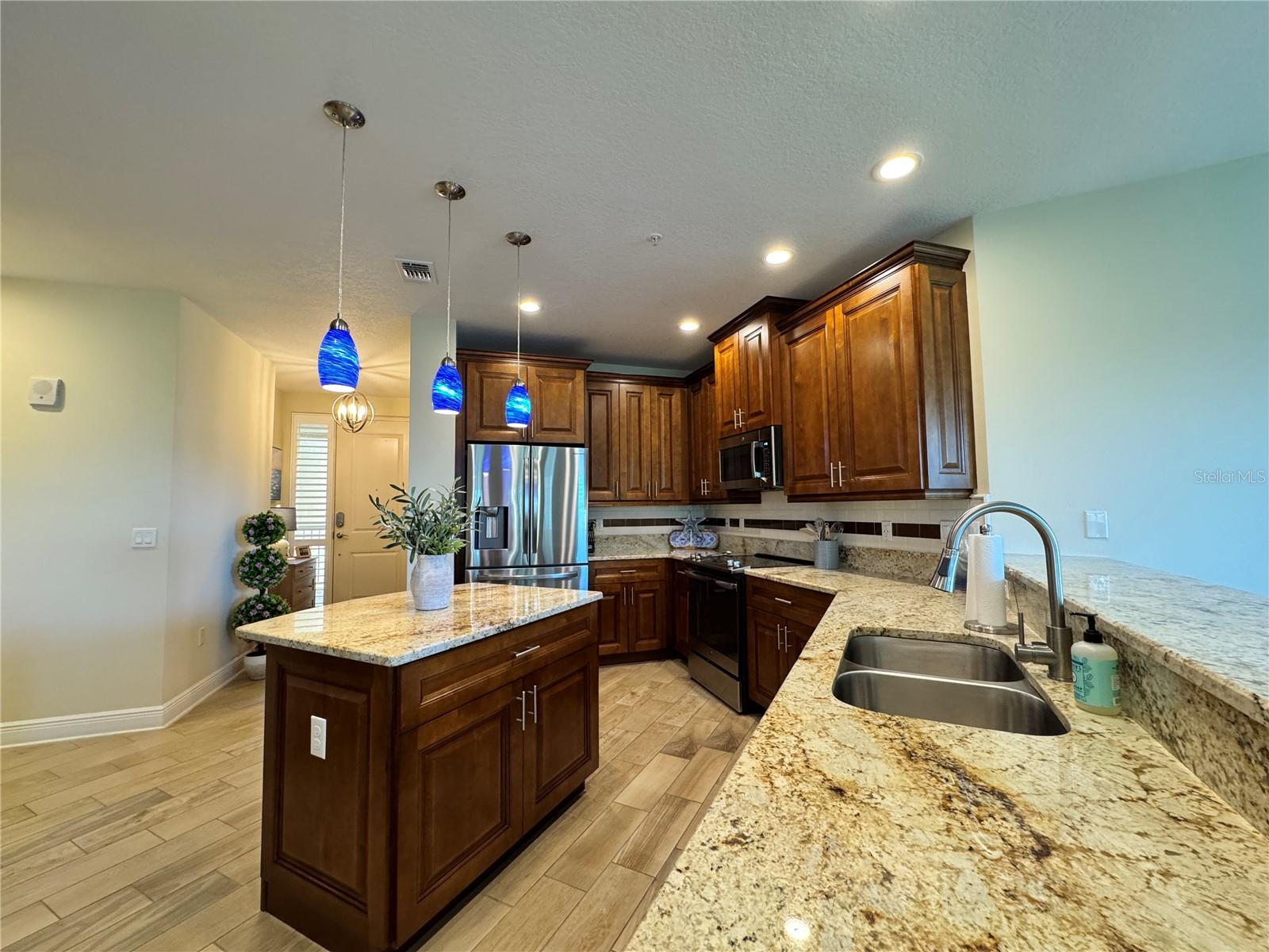 PALMA SOLA BAY CLUB - Residential Lease