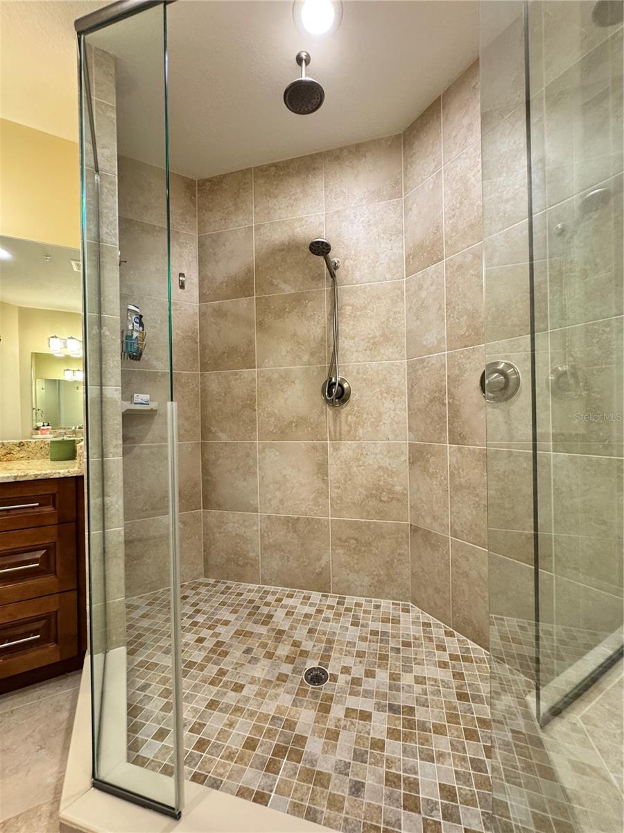 PALMA SOLA BAY CLUB - Residential Lease