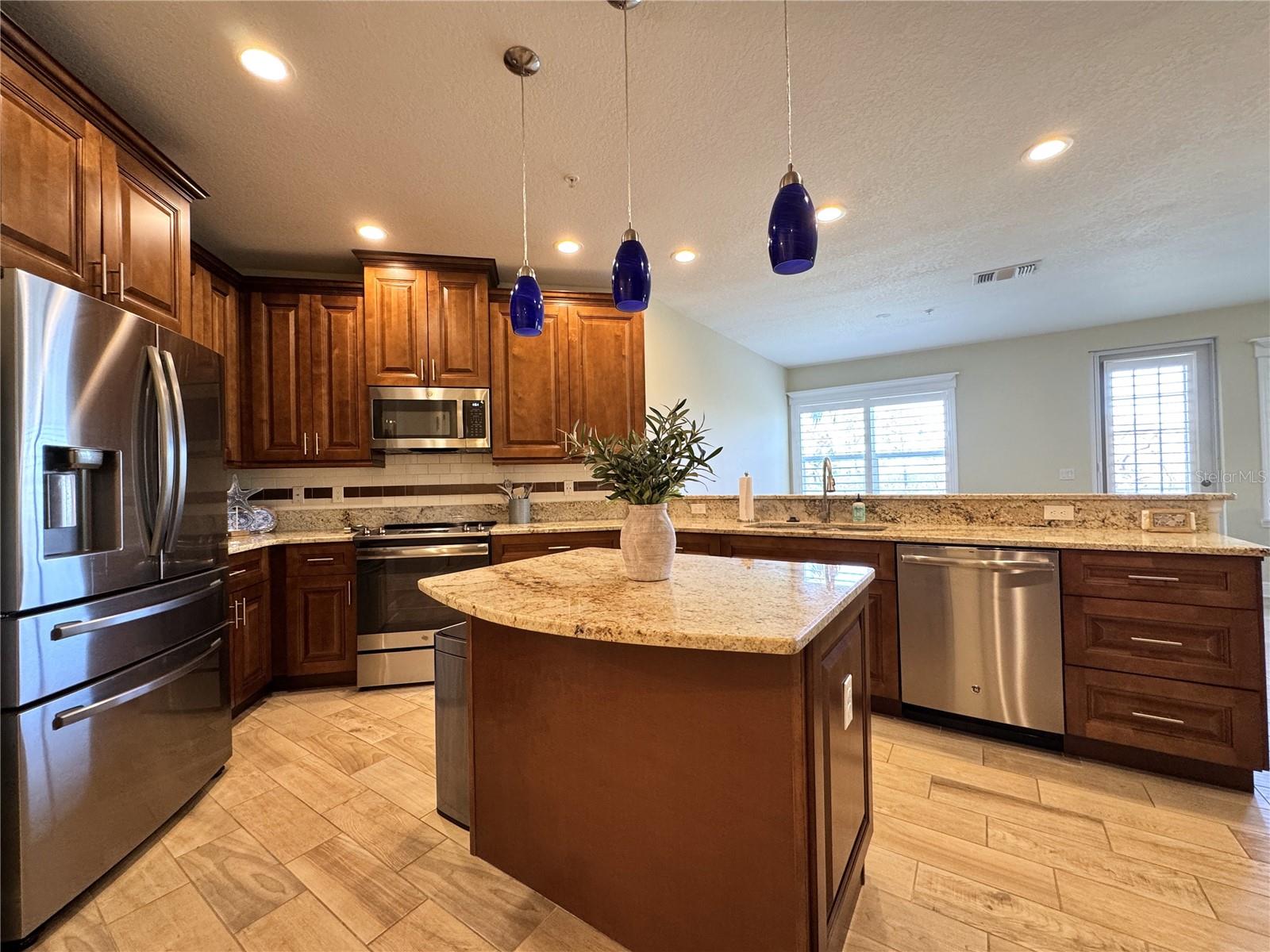 PALMA SOLA BAY CLUB - Residential Lease