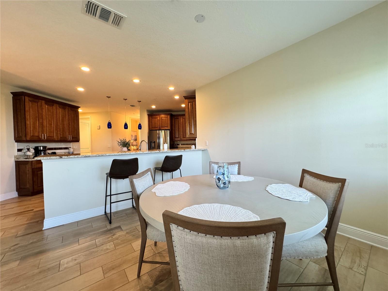 PALMA SOLA BAY CLUB - Residential Lease