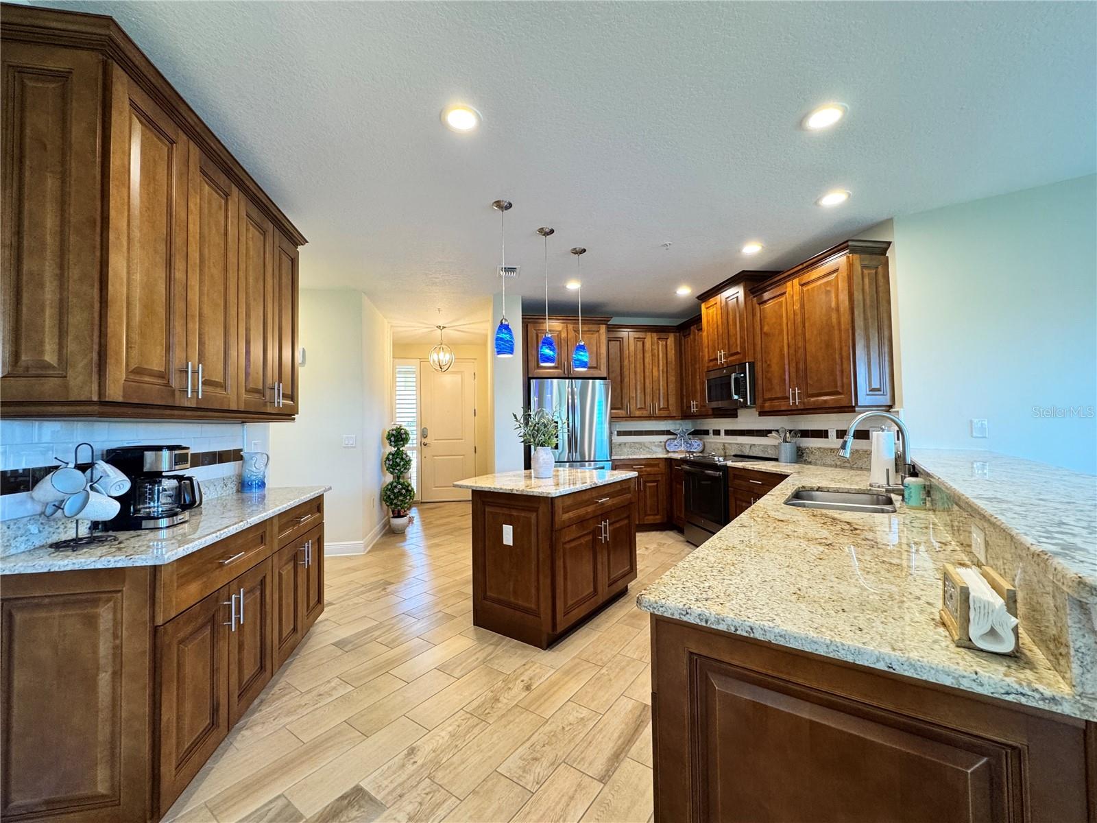 PALMA SOLA BAY CLUB - Residential Lease