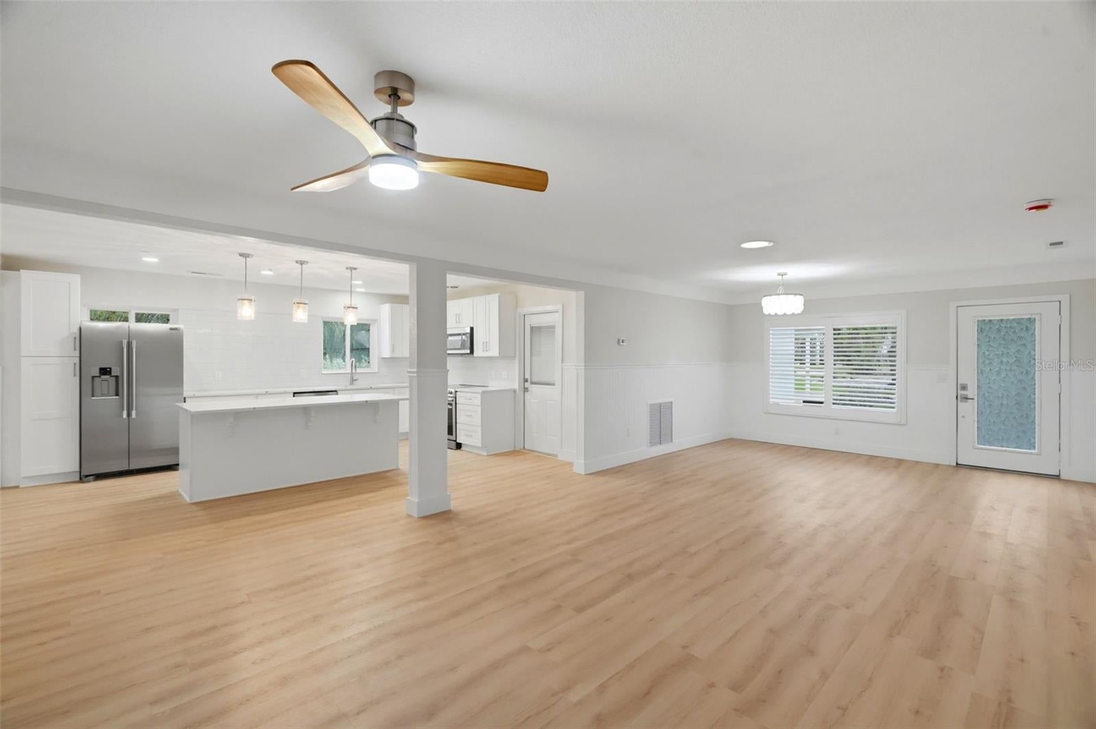 15814 3RD STREET E