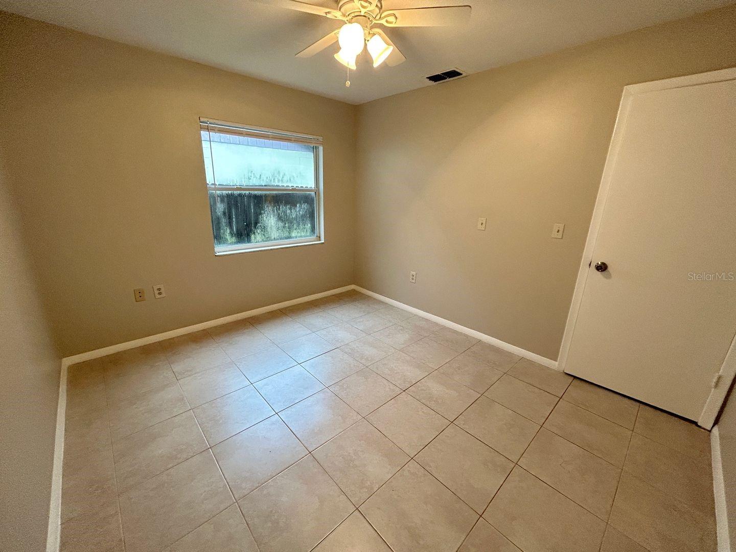 HEATHER LAKES UNIT V - Residential Lease