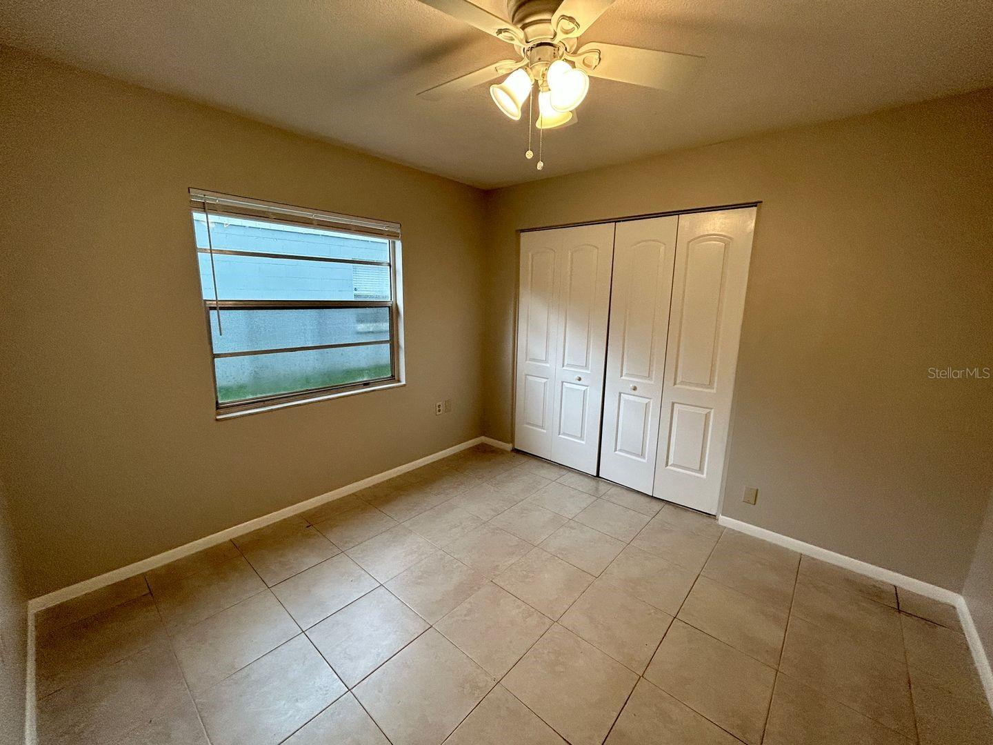 HEATHER LAKES UNIT V - Residential Lease