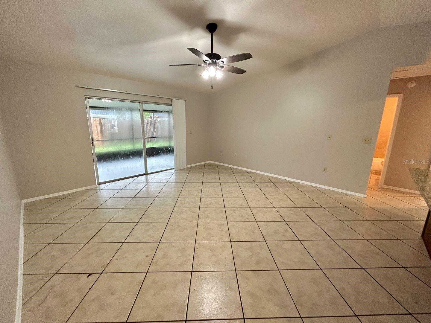 HEATHER LAKES UNIT V - Residential Lease