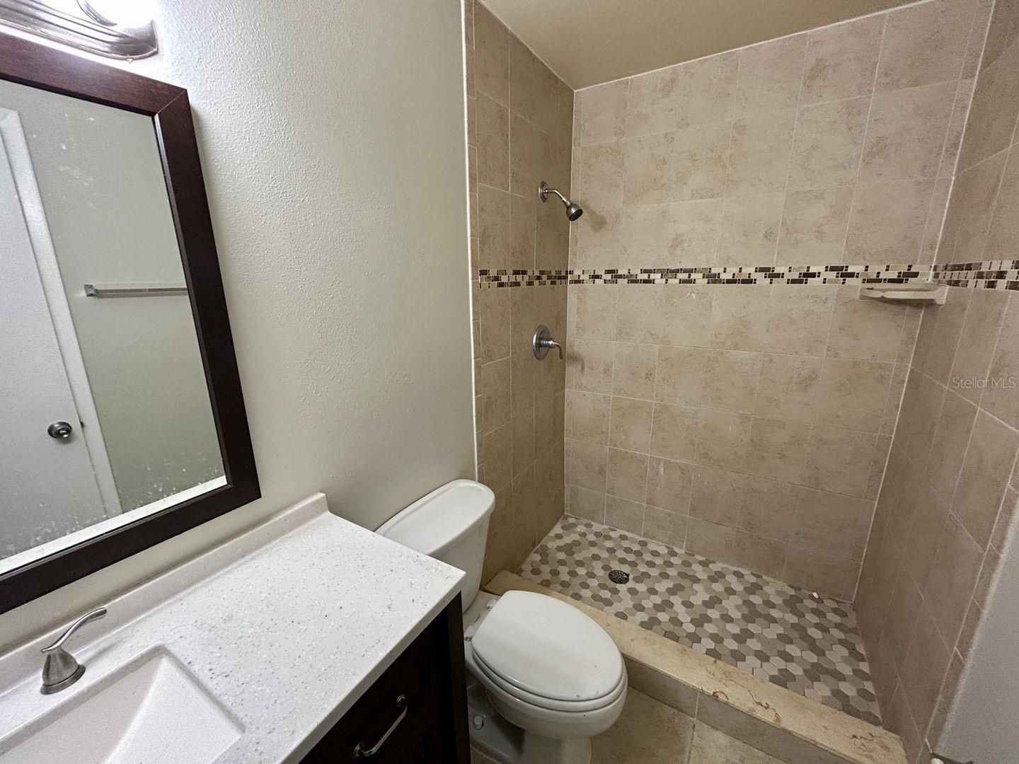 HEATHER LAKES UNIT V - Residential Lease