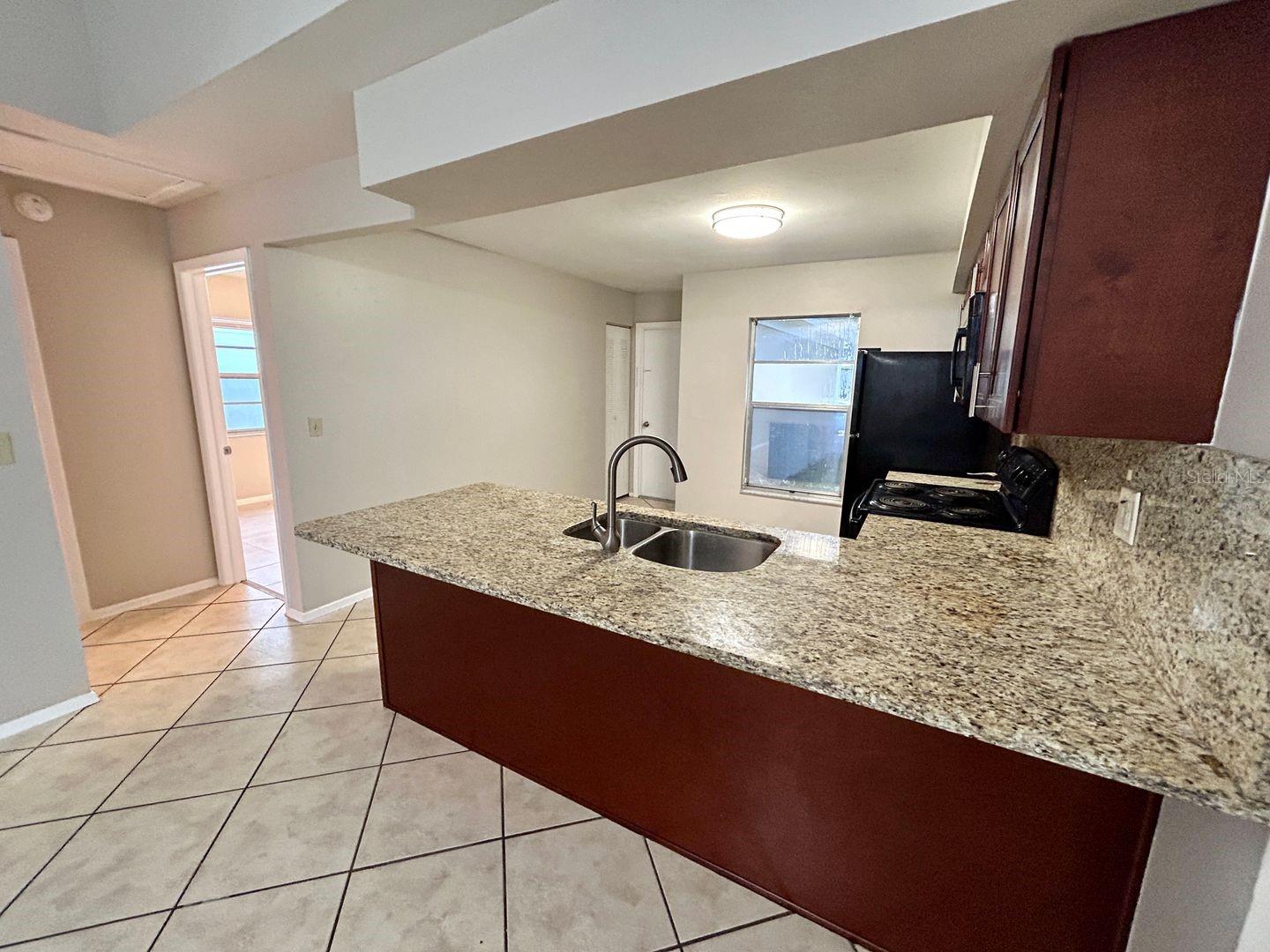 HEATHER LAKES UNIT V - Residential Lease