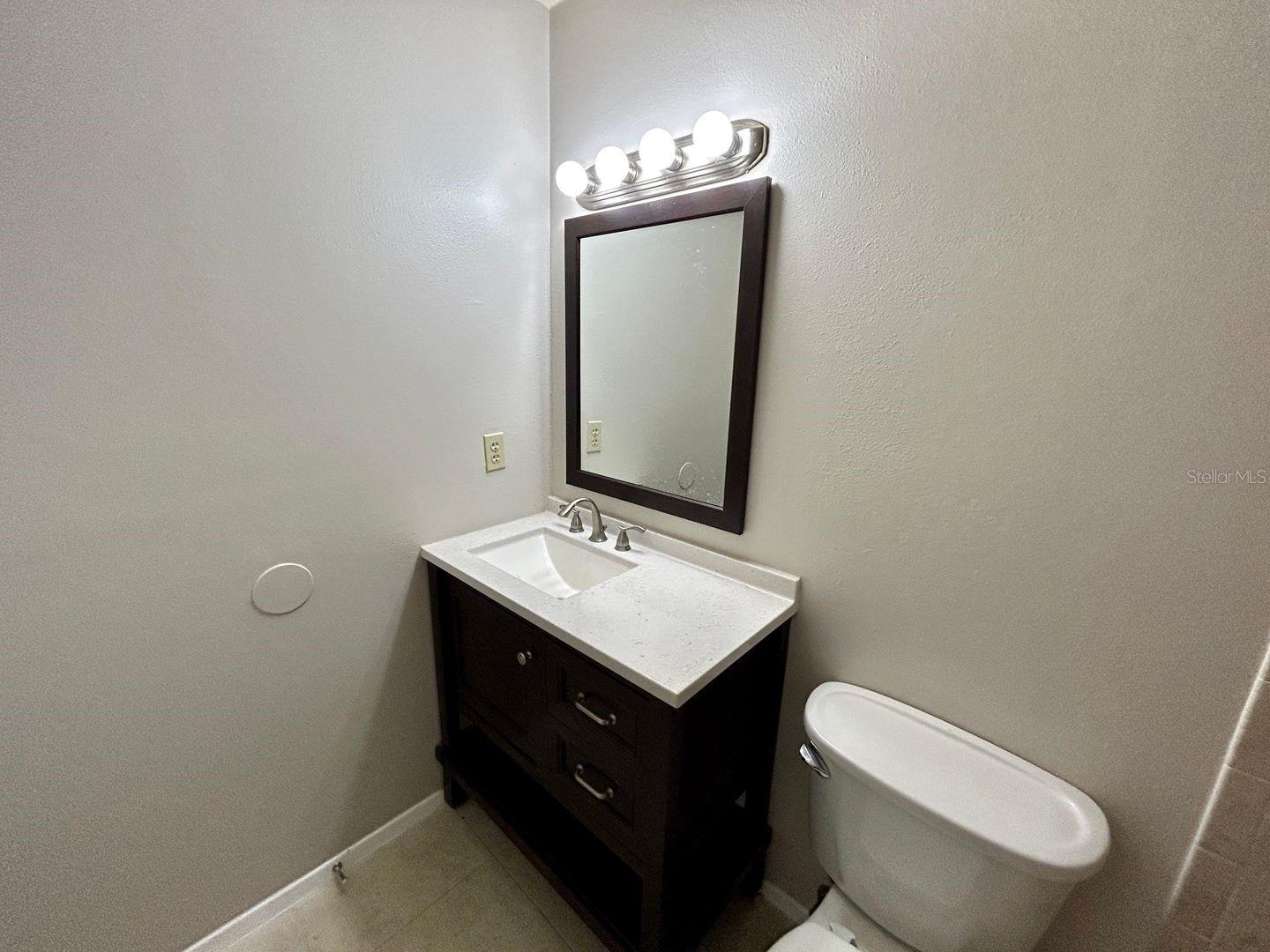 HEATHER LAKES UNIT V - Residential Lease