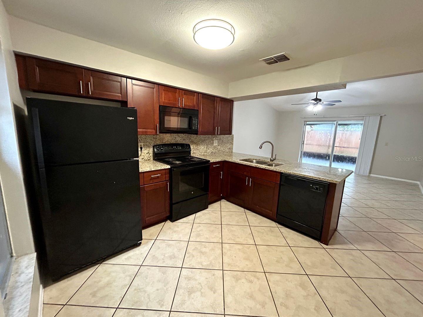 HEATHER LAKES UNIT V - Residential Lease