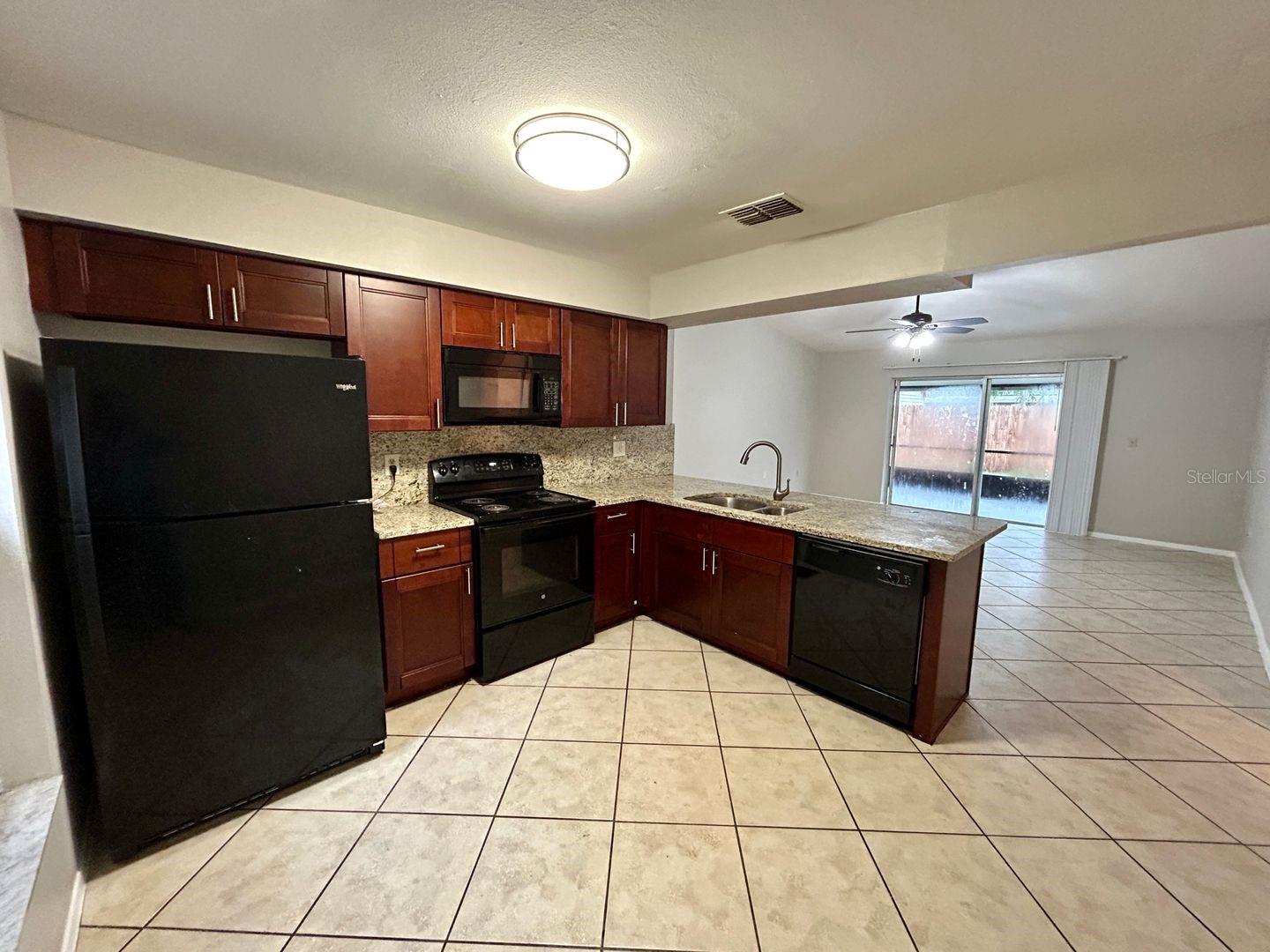 HEATHER LAKES UNIT V - Residential Lease