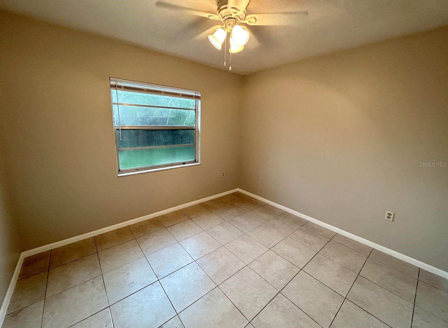 HEATHER LAKES UNIT V - Residential Lease