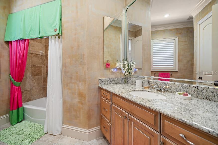 TIERRA VERDE UNIT 1 4TH REP - Residential