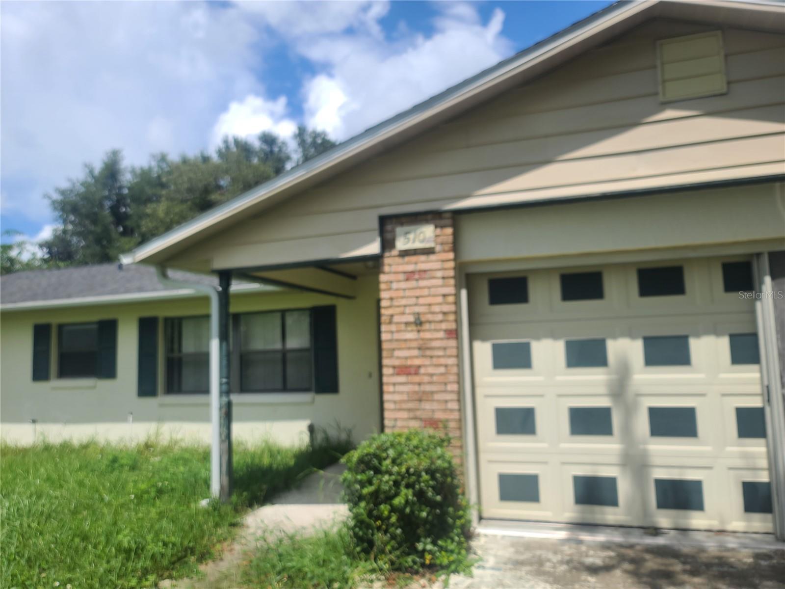 3 bedroom located in SSS, range and refrigerator included, enclosed Florida room, spacious back yard, located near grocery stores, pharmacies, shops, restaurants, and more! Occupied until end of August 2025, showings will begin after the 1st