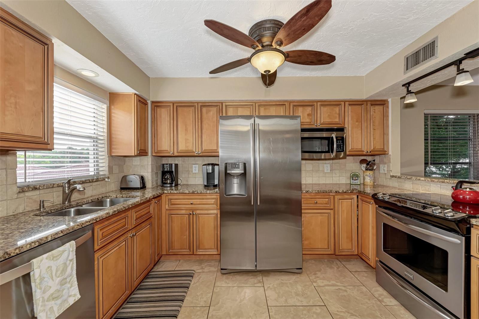 VISTA HERMOSA - Residential Lease