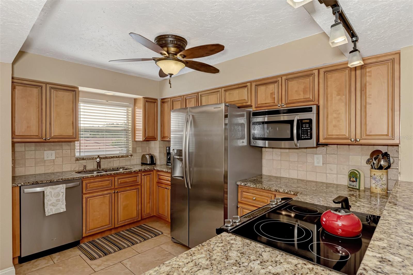 VISTA HERMOSA - Residential Lease