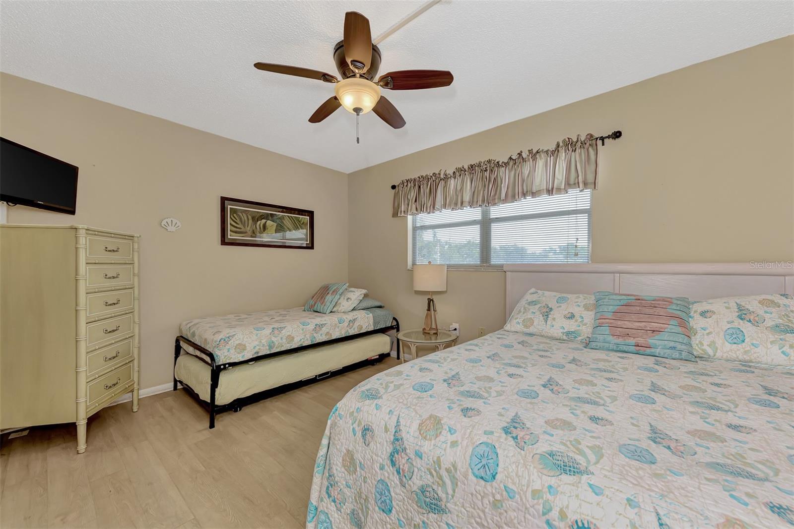 VISTA HERMOSA - Residential Lease