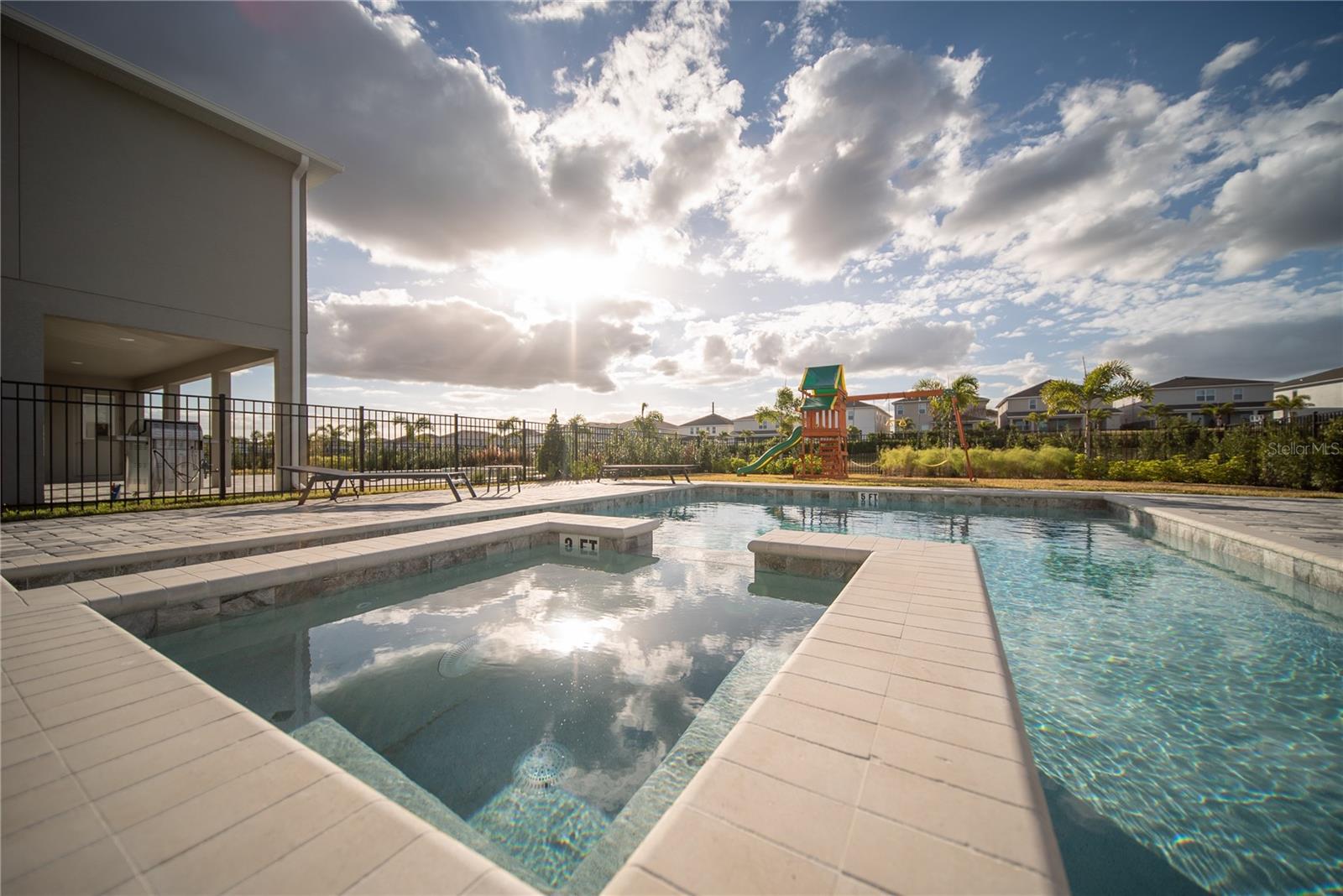 REUNION WEST PH 4 - Residential