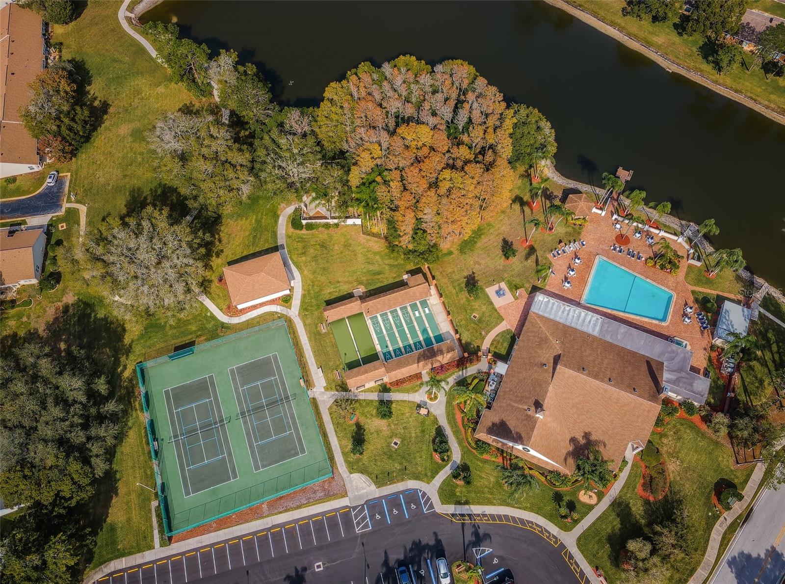 HERITAGE LAKE - Residential