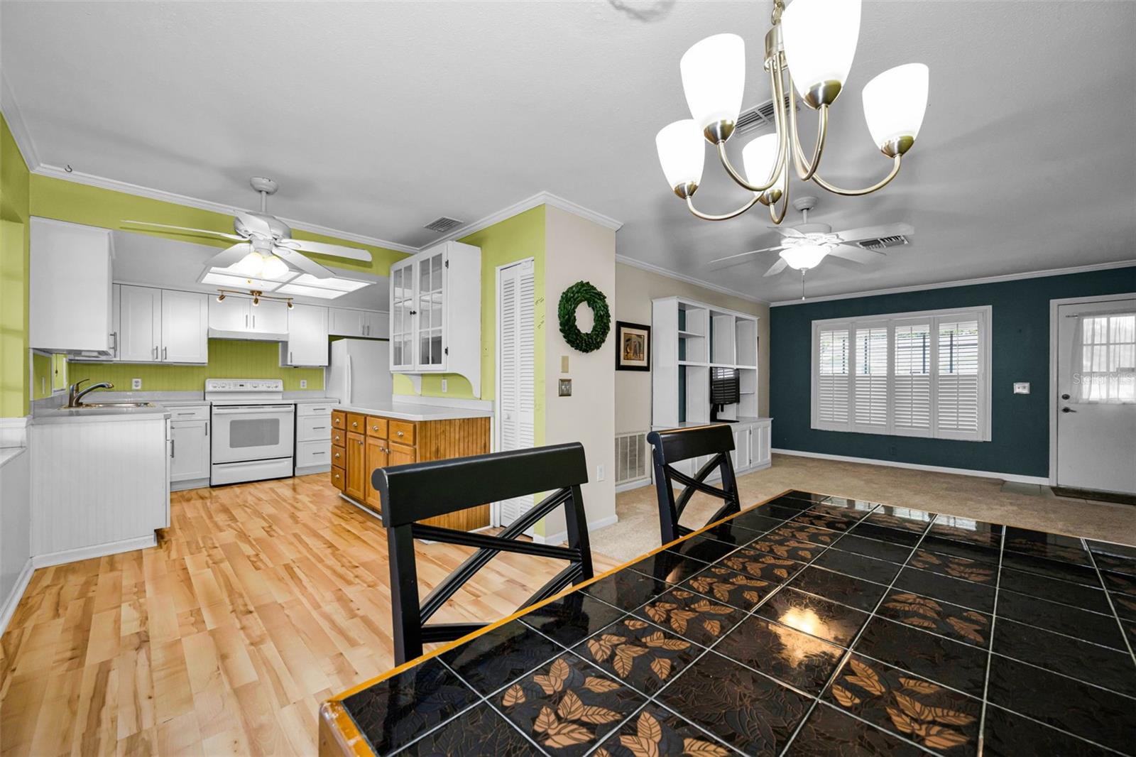 HERITAGE LAKE - Residential