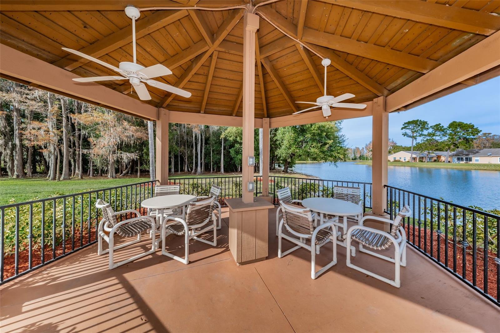 HERITAGE LAKE - Residential