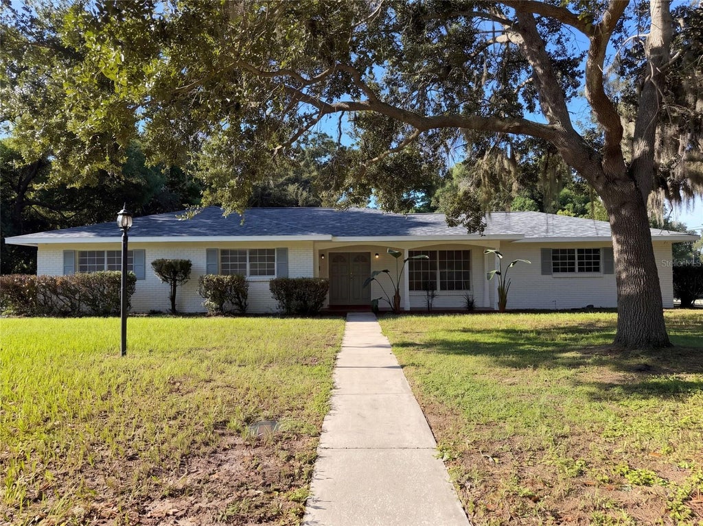 Photo of 601 Carolyn Drive, Brandon, FL 33510 (MLS # O6439216)