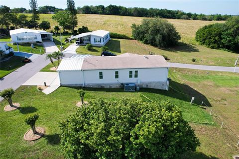 A home in LAKE WALES