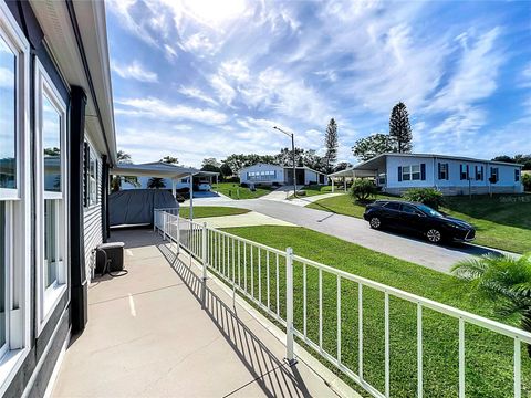 A home in LAKE WALES