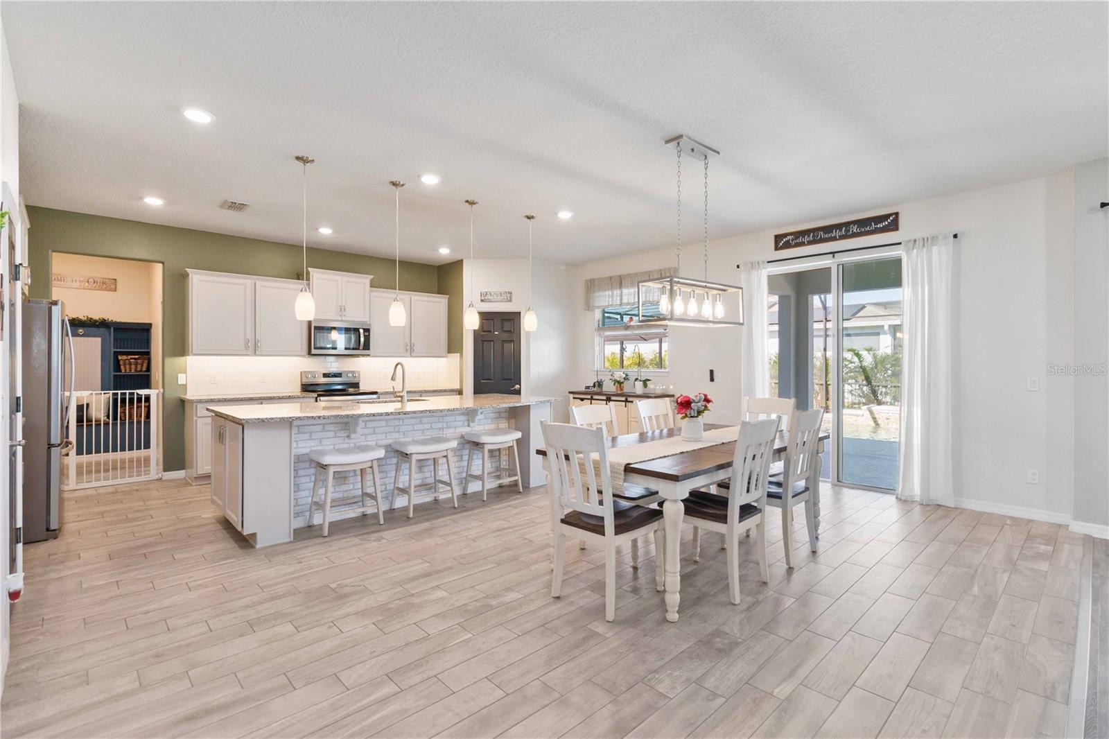 LIVE OAK LAKE PH 1 - Residential