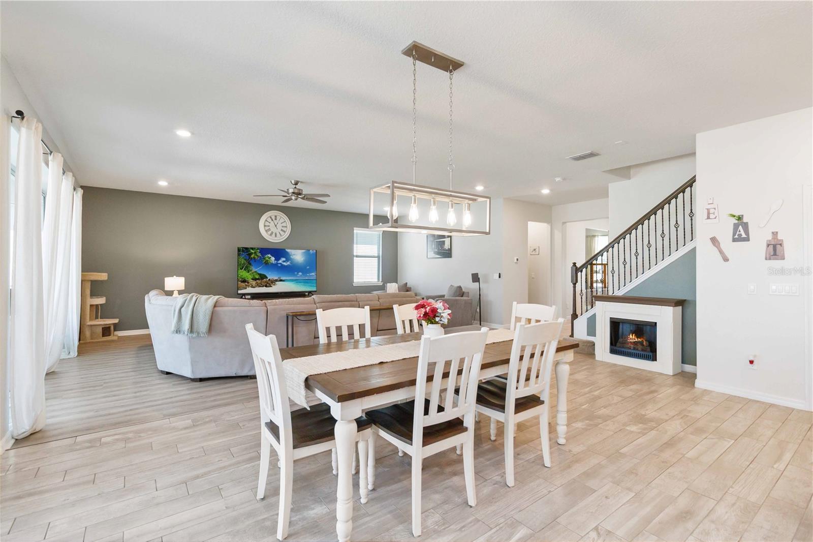 LIVE OAK LAKE PH 1 - Residential