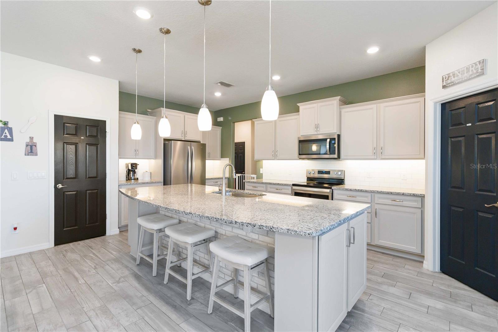 LIVE OAK LAKE PH 1 - Residential