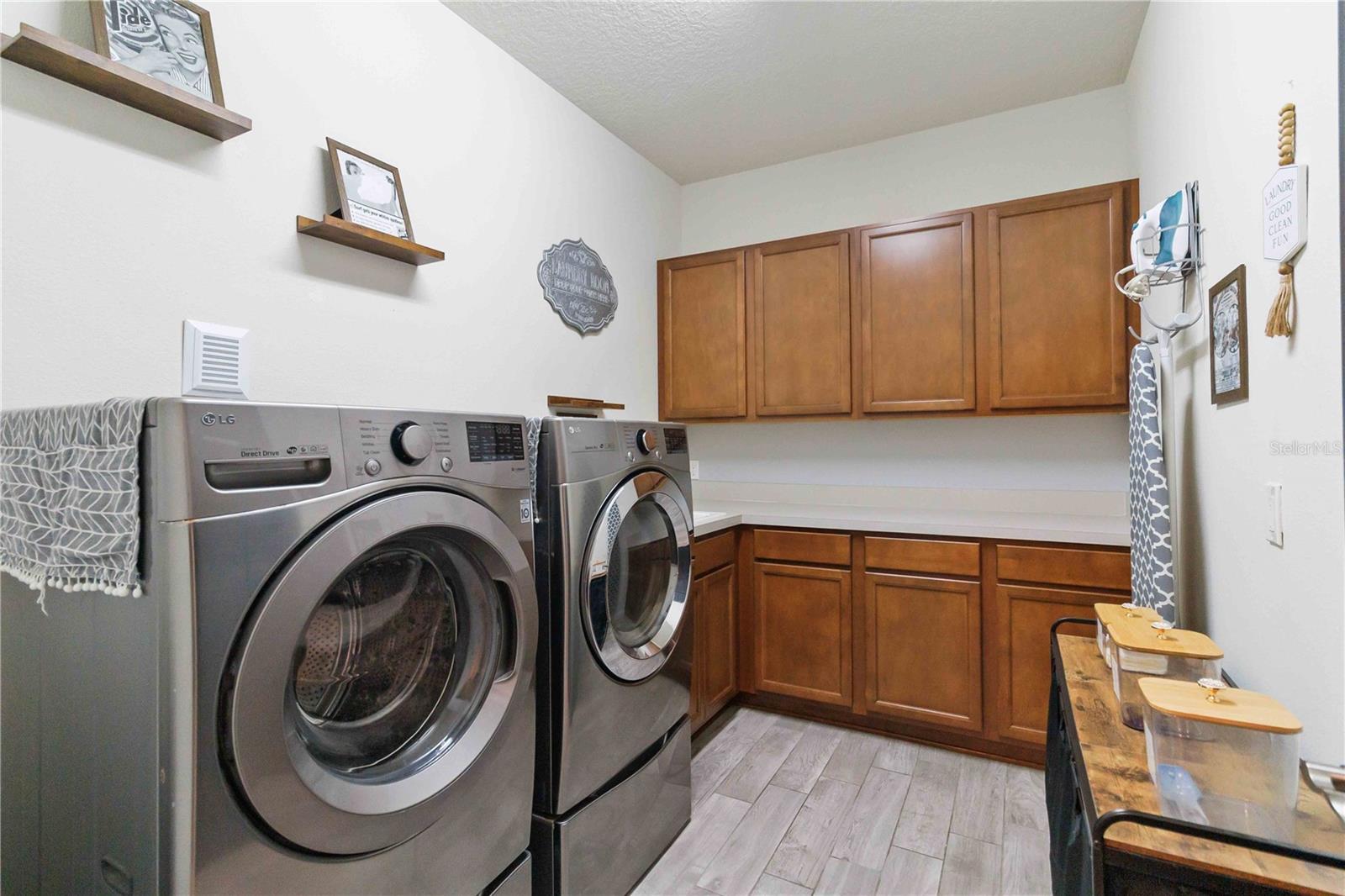 LIVE OAK LAKE PH 1 - Residential